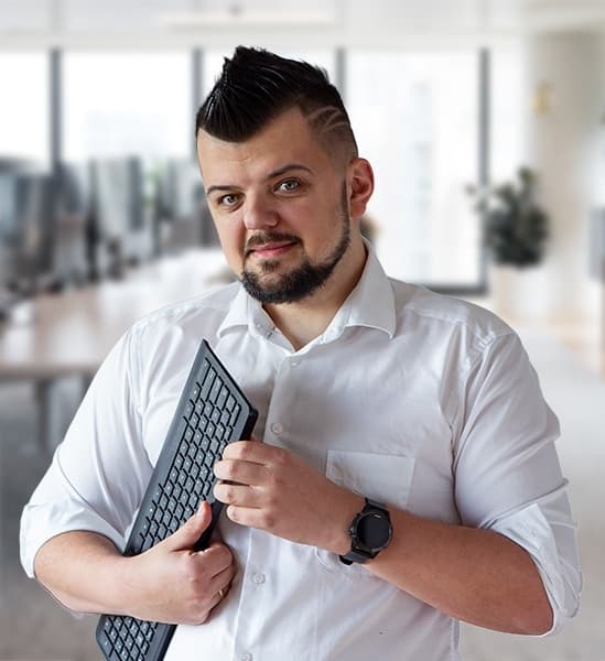 Kacper Sieradziński — prowadzący kurs Pystart